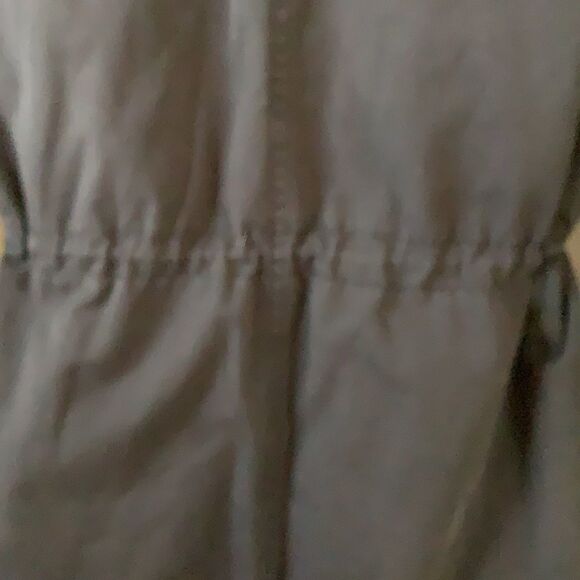 H&m heavy duty coat pockets galore cinches inside the waist & outside on bottom - Picture 9 of 14